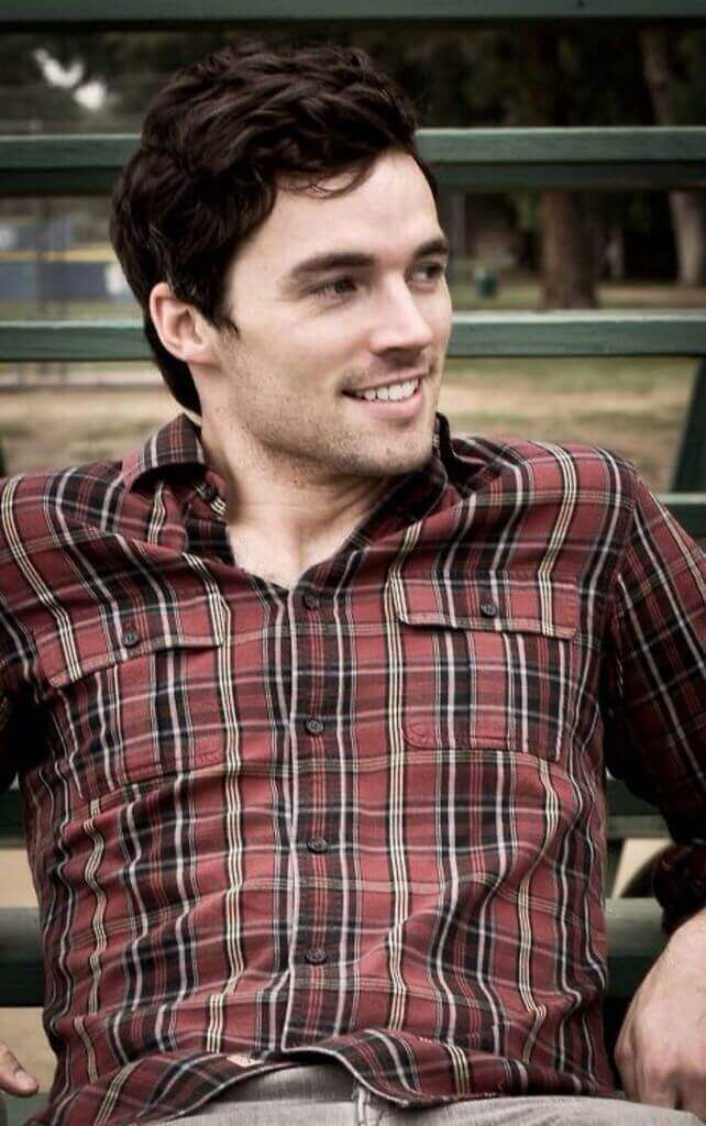 Ian Harding 2014