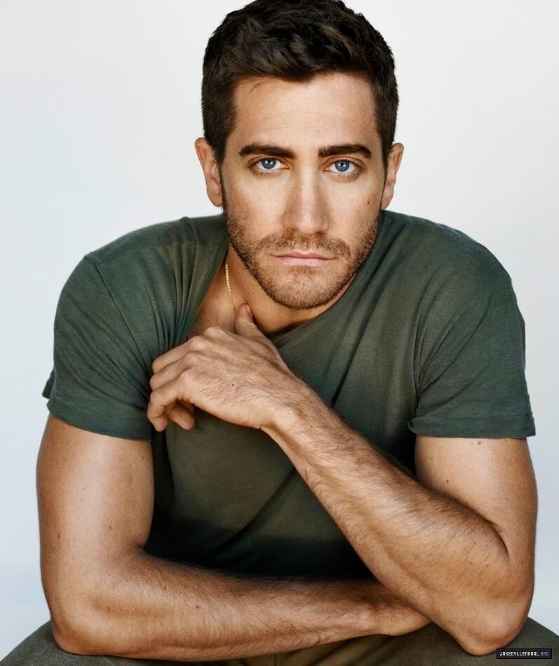 Jake Gyllenhaal Mens Health April 2011 02