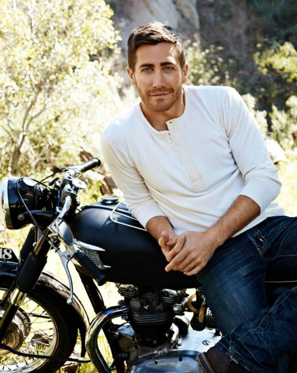 Jake Gyllenhaal Mens Health April 2011