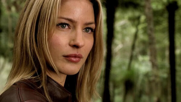 LEGEND OF THE SEEKER 2x06 Tabrett Bethell as Cara