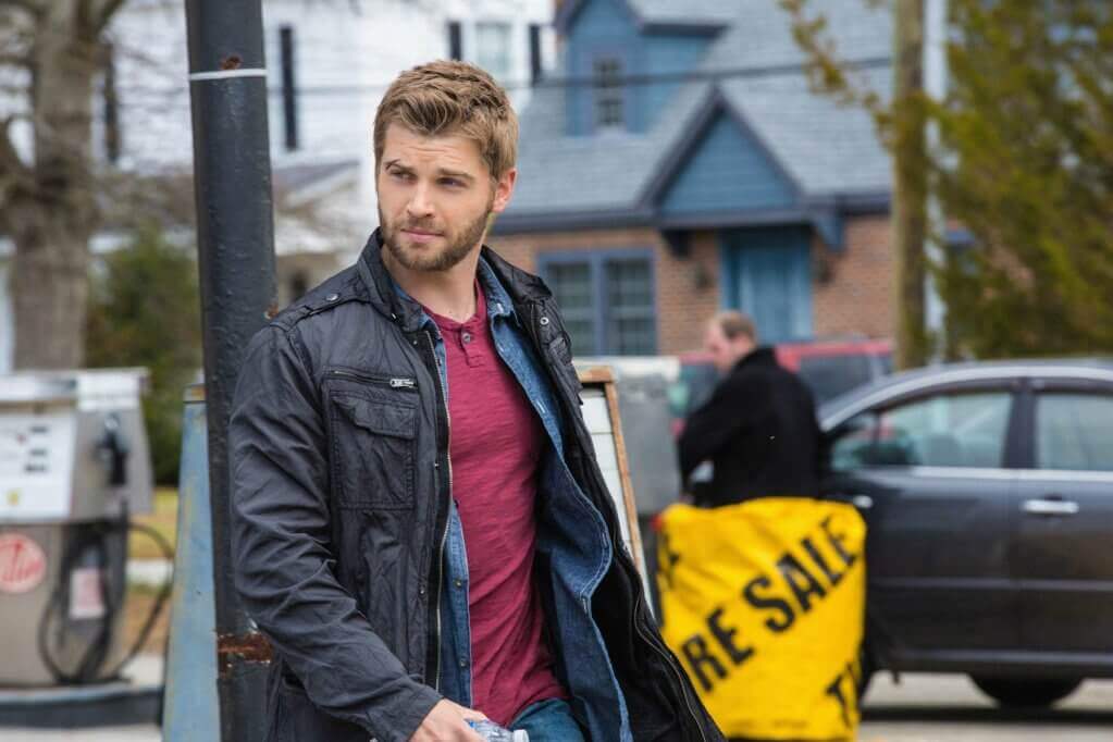 Mike Vogel UNDER THE DOME 2013