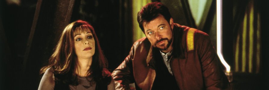 STAR TREK THE NEXT GENERATION Marina Sirtis as Deanna Troi Jonathan Frakes as Will Riker STTNG 2020